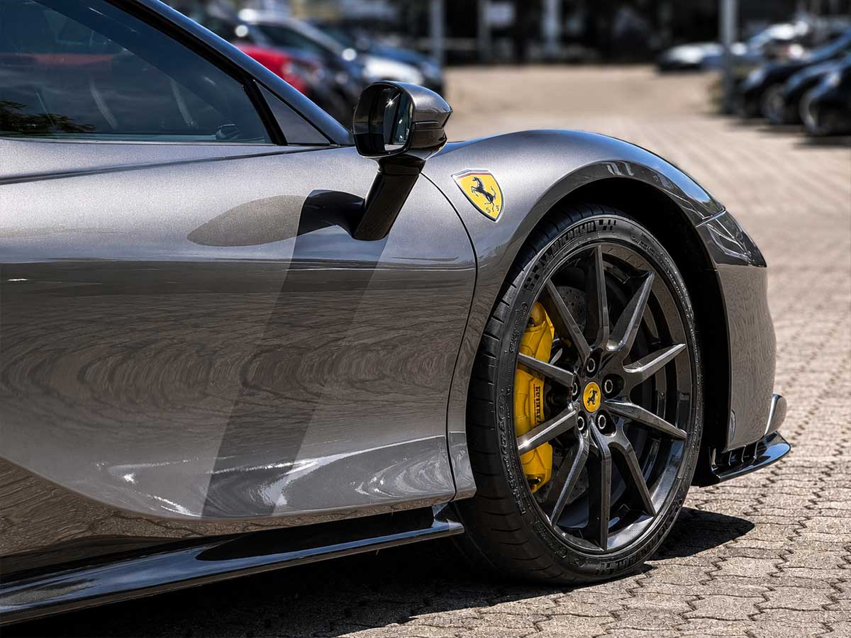 Ferrari bei Autoshop Saar